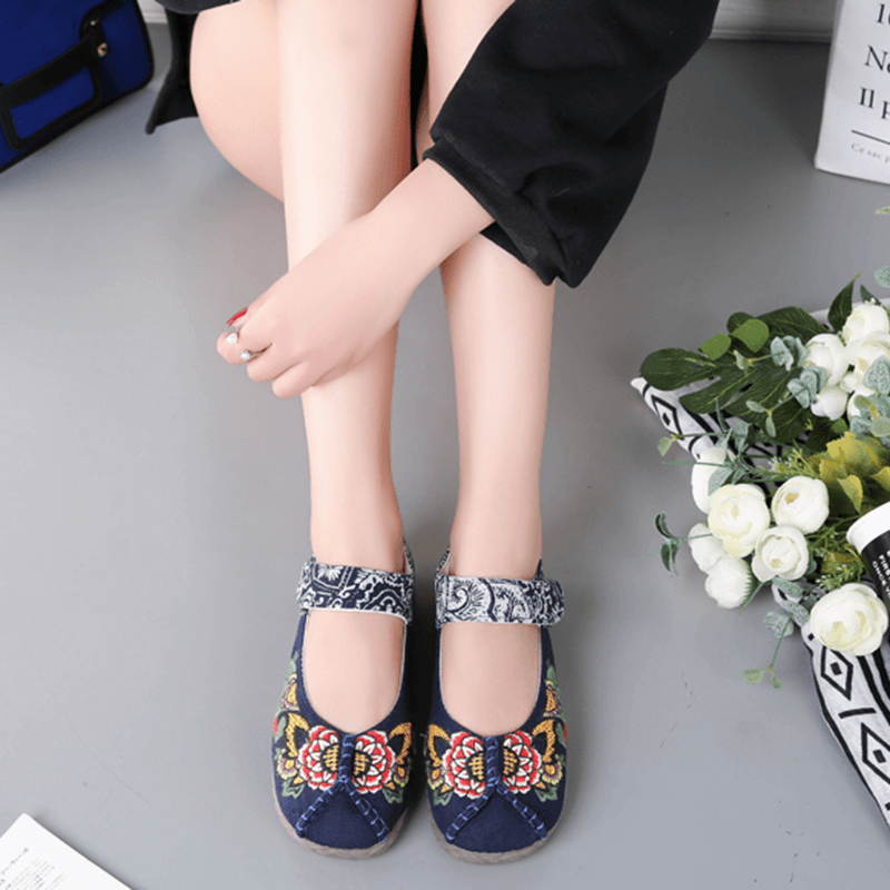 Embroidered Ethnic Style Flat Shoes