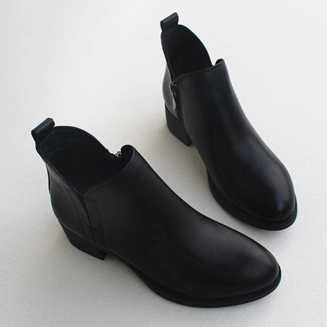 Pointed Toe Leather Boots