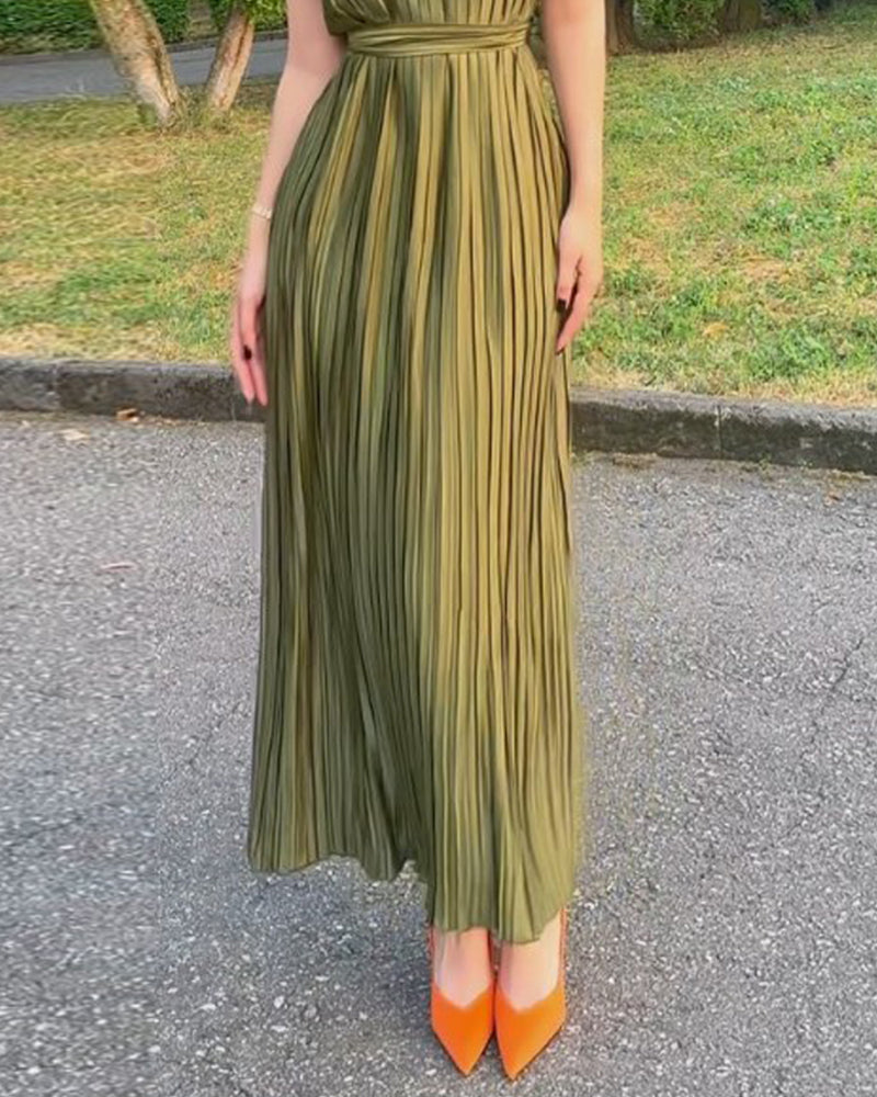 Sleeveless waist pleated solid color dress