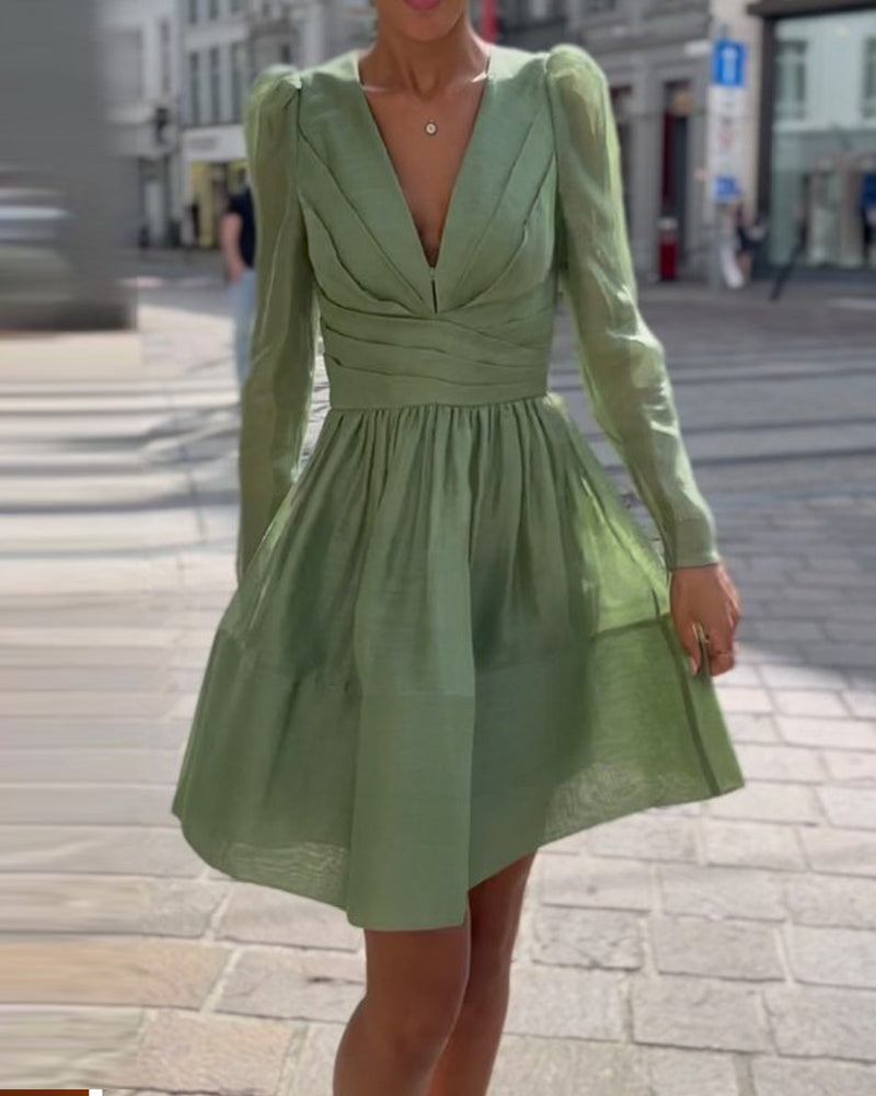 V-neck long-sleeved solid color dress